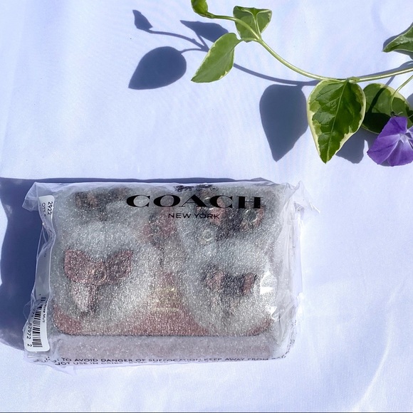 Coach Small Trifold Wallet With Butterfly Applique - Picture 6 of 8